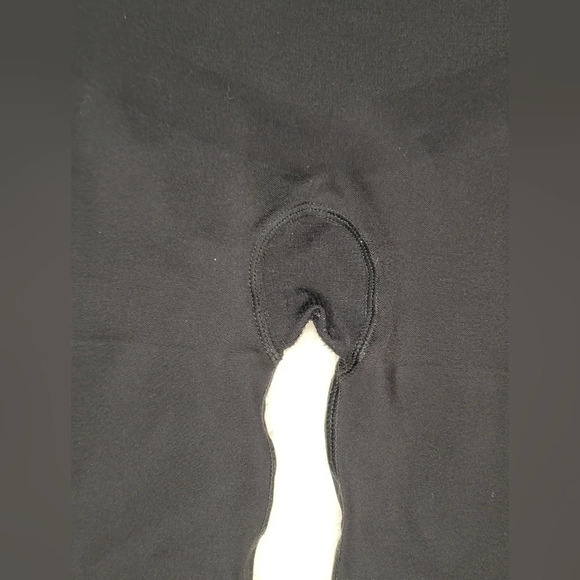 0147. NWOT~ Black Fushia ~ Shapewear Bottoms ~ Double Thigh Control ~ EZ 2 Wear - Picture 5 of 6